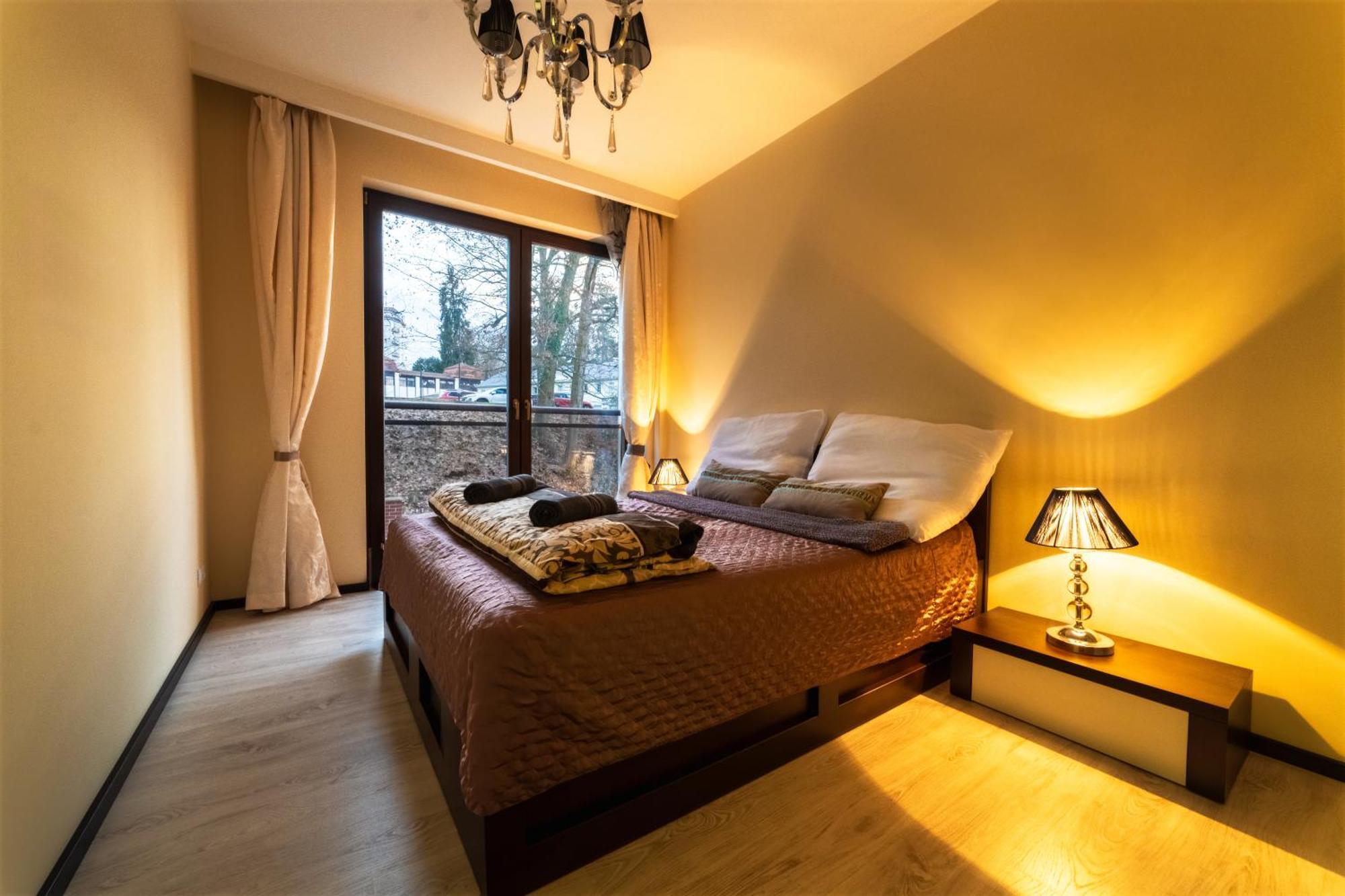 Imperial Apartment In Bohemia Residence By Rentez Карлови Вари Екстериор снимка